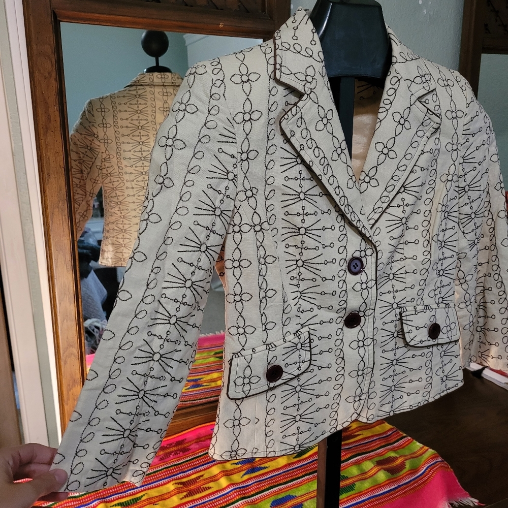 Embroidered Light Neutral Blazer
